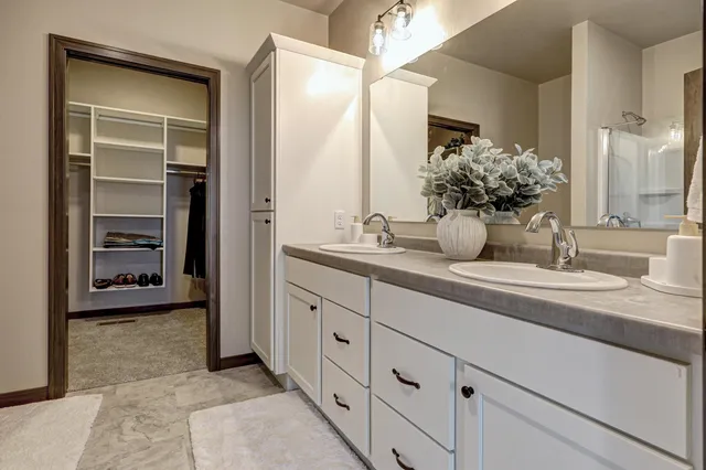 $498,900 | N8034 Oakwood Drive, Sherwood, WI 54169