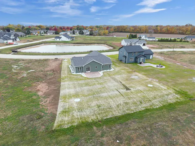 $498,900 | N8034 Oakwood Drive, Sherwood, WI 54169