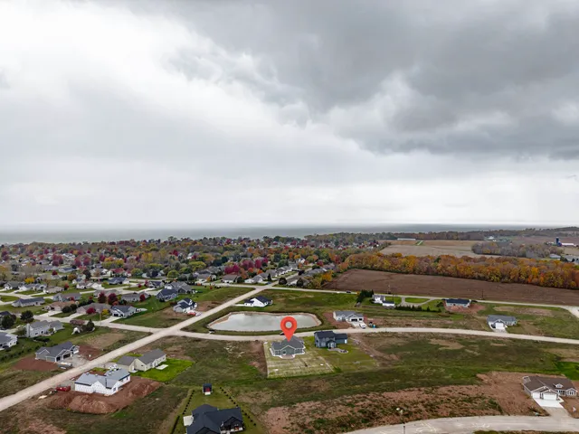 $498,900 | N8034 Oakwood Drive, Sherwood, WI 54169