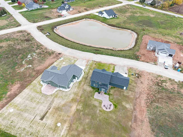 $498,900 | N8034 Oakwood Drive, Sherwood, WI 54169