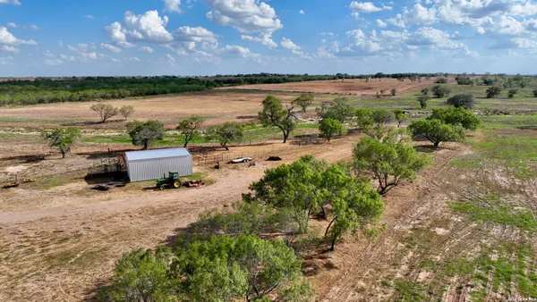 $2,016,000 | 7110 Highway 181, Falls City, TX 78113