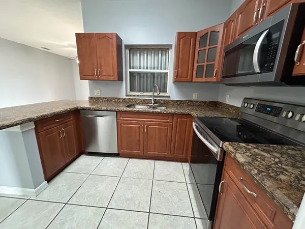 $2,500 | 974 Southeast Albatross Avenue, Port St. Lucie, FL 34983