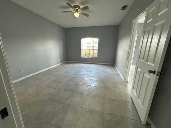 $2,500 | 974 Southeast Albatross Avenue, Port St. Lucie, FL 34983