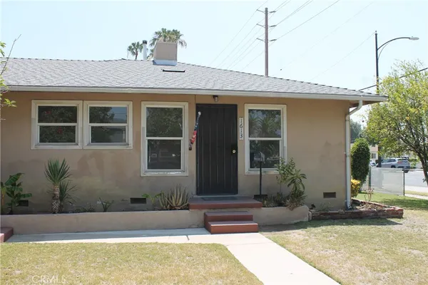 $2,800 | 1613 West Victory Boulevard, Burbank, CA 91506