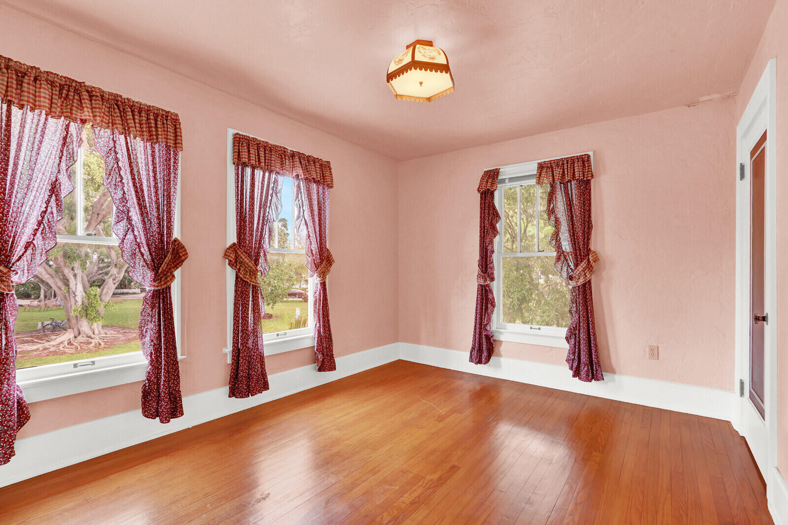 322 Westminster Road West Palm Beach, FL 33405 - Photo 39 of 68 Bedroom 3