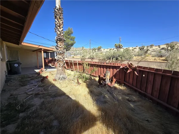 $315,000 | 57468 Sierra Way, Yucca Valley, CA 92284