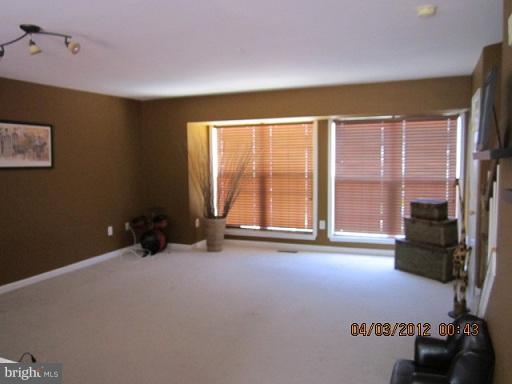 805 Vauxhall Road Hyattsville, MD 20785 - Photo 2 of 4 Living Room