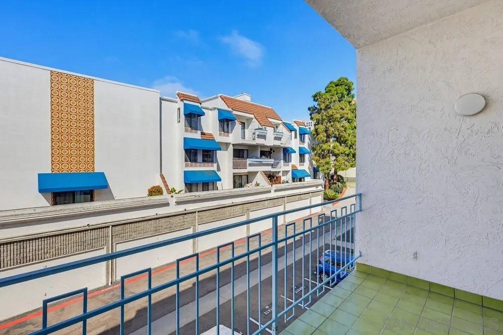 8324 Regents Road, Unit 2E San Diego, CA 92122 - Photo 28 of 31