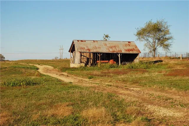 $679,500 | 0 92nd Highway, McLouth, KS 66054