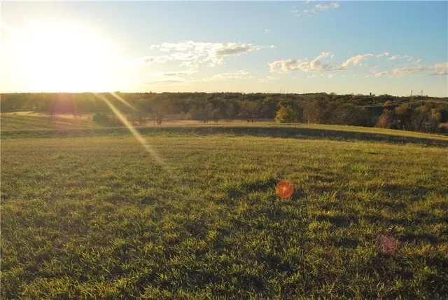 $679,500 | 0 92nd Highway, McLouth, KS 66054