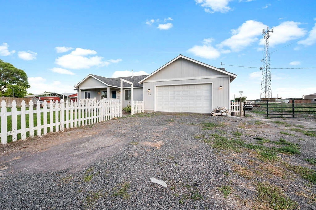 615 East Front Street Merrill, OR 97633 - Photo 2 of 21 DSC_3601