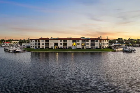 $399,000 | 313 Lake Circle, Unit 212, North Palm Beach, FL 33408
