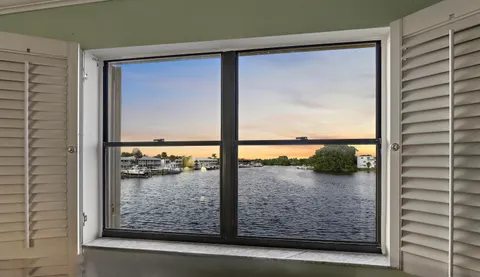 $399,000 | 313 Lake Circle, Unit 212, North Palm Beach, FL 33408