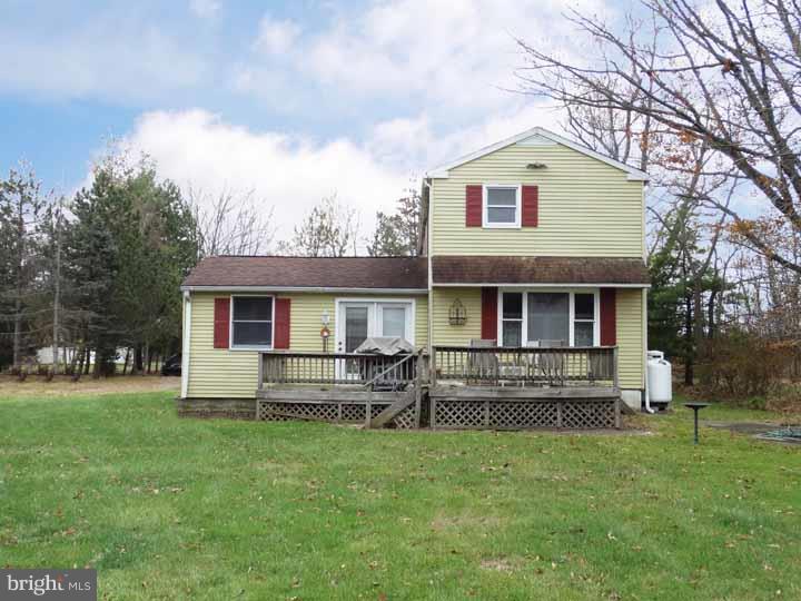 611 Ridge Road Sellersville, PA 18960 - Photo 13 of 15 Exterior Back