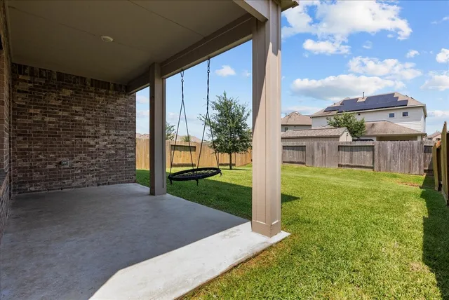$2,500 | 4207 West Bayou Maison Circle, Dickinson, TX 77539