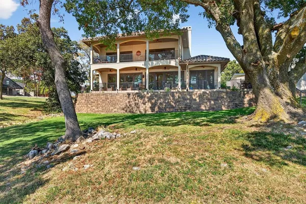 $1,225,000 | 98 Park Lane, Pottsboro, TX 75076