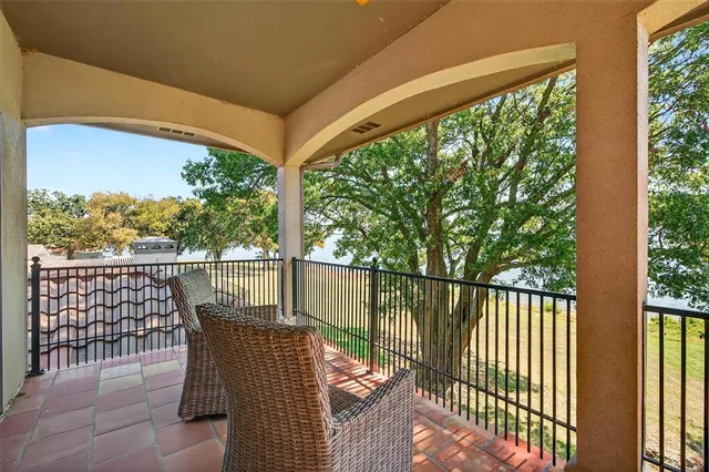 $1,225,000 | 98 Park Lane, Pottsboro, TX 75076