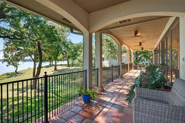 $1,225,000 | 98 Park Lane, Pottsboro, TX 75076