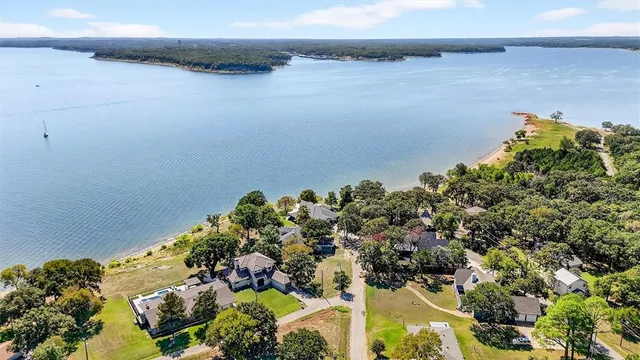 $1,225,000 | 98 Park Lane, Pottsboro, TX 75076