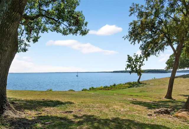 $1,225,000 | 98 Park Lane, Pottsboro, TX 75076