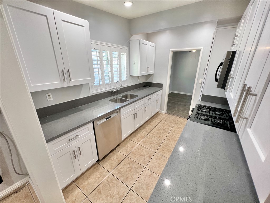 3085 Kathleen Street Riverside, CA 92506 - Photo 6 of 10