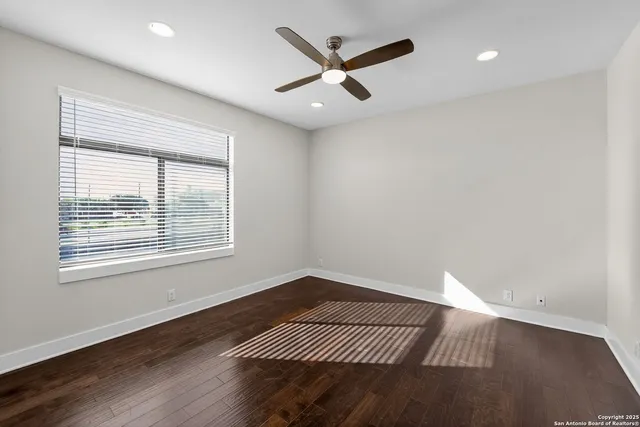 $2,495 | 1606 North Hackberry, Unit 204, San Antonio, TX 78208