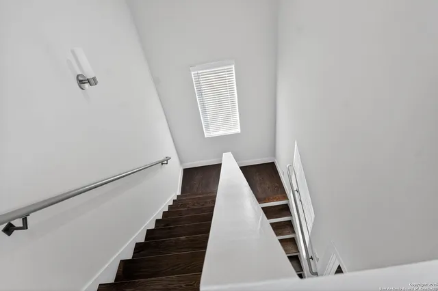 $2,495 | 1606 North Hackberry, Unit 204, San Antonio, TX 78208