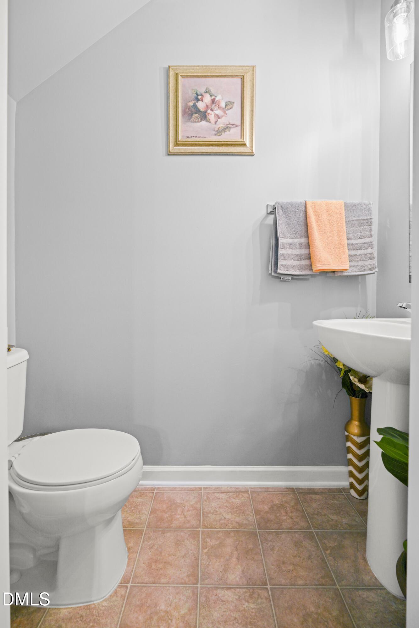 8520 Quarton Drive Raleigh, NC 27616 - Photo 19 of 28 Powder Room