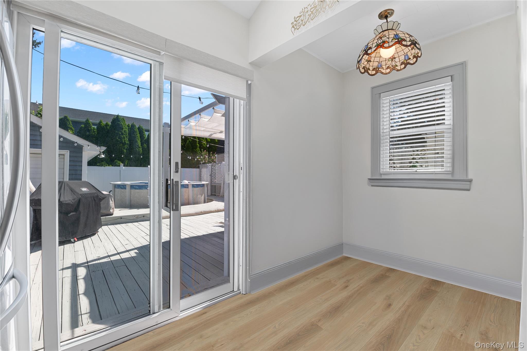 408 Wellington Road Mineola, NY 11501 - Photo 13 of 29