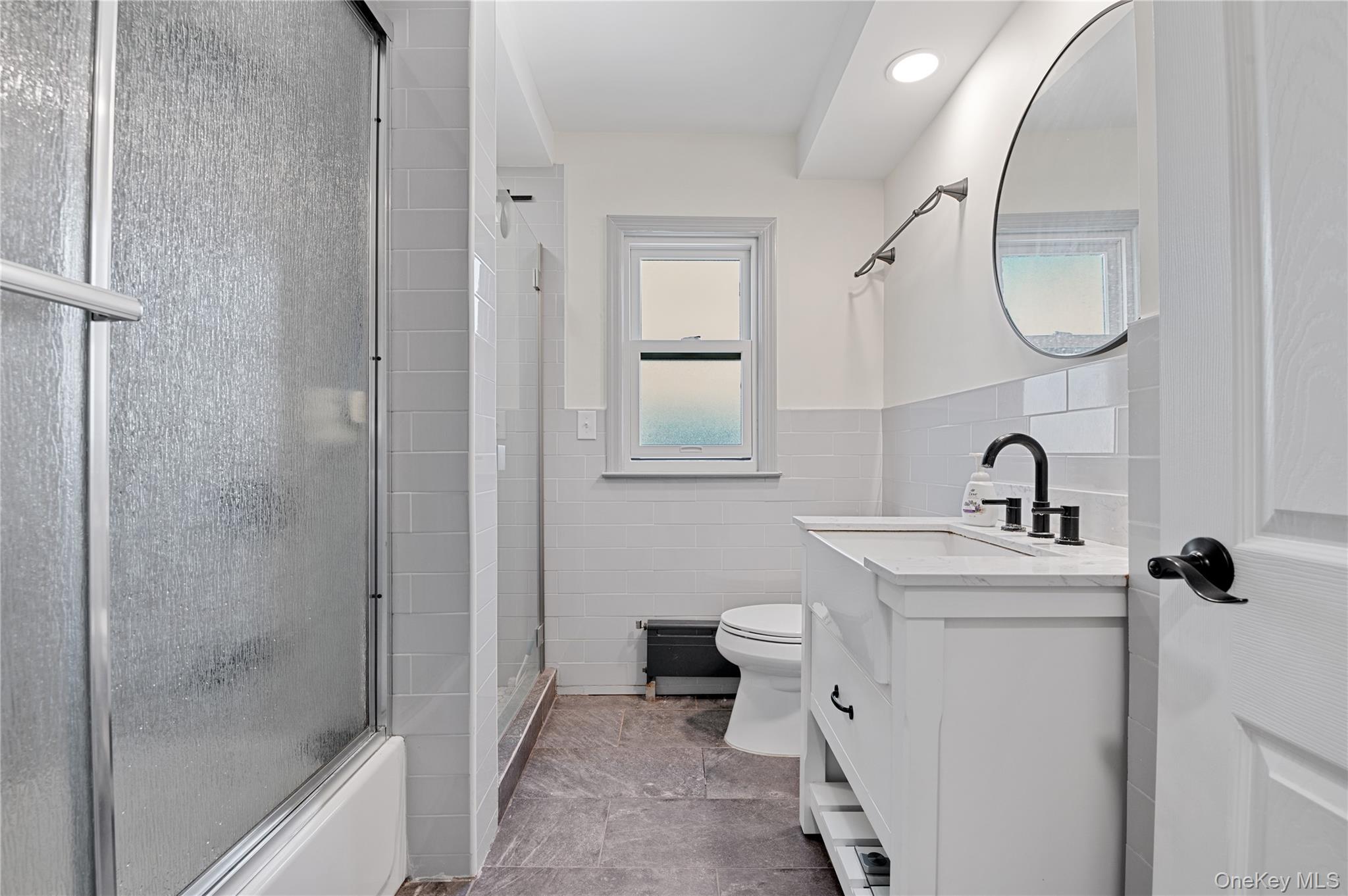 408 Wellington Road Mineola, NY 11501 - Photo 18 of 29