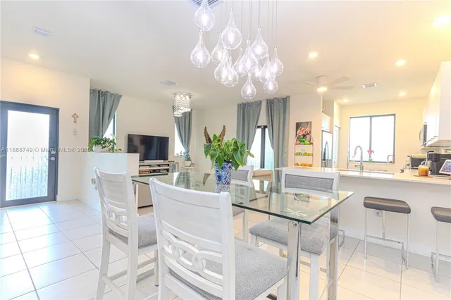 $998,000 | 4260 Northwest 82nd Avenue, Doral, FL 33166