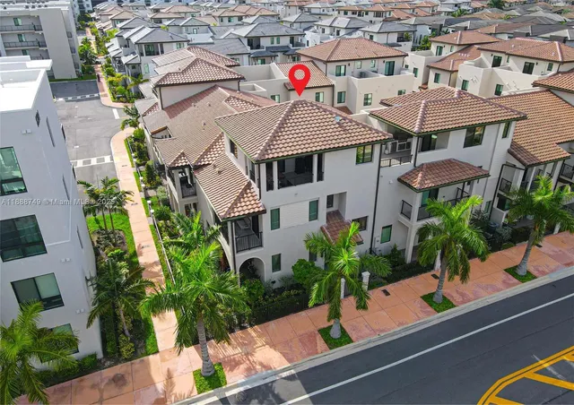 $998,000 | 4260 Northwest 82nd Avenue, Doral, FL 33166