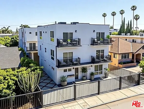 $5,245 | 5434 1/2 Romaine Street, Los Angeles, CA 90038