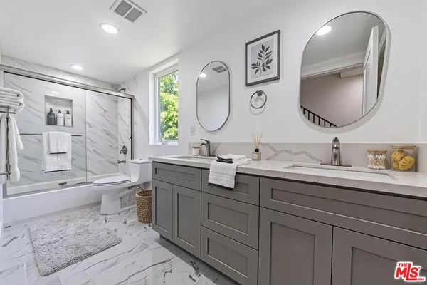 $5,245 | 5434 1/2 Romaine Street, Los Angeles, CA 90038