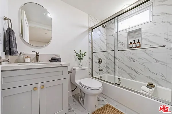 $5,245 | 5434 1/2 Romaine Street, Los Angeles, CA 90038