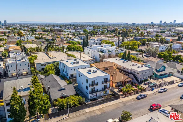 $5,245 | 5434 1/2 Romaine Street, Los Angeles, CA 90038