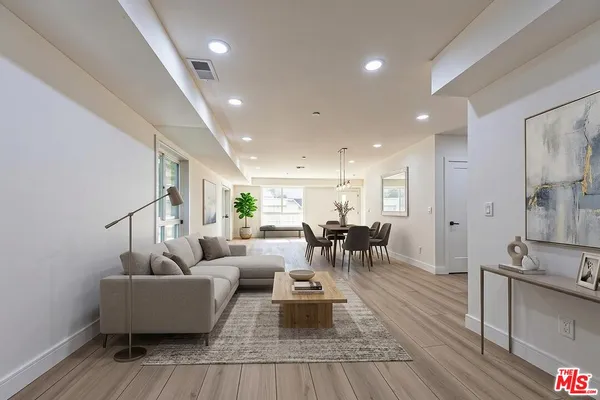 $5,245 | 5434 1/2 Romaine Street, Los Angeles, CA 90038