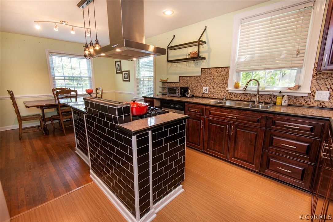 3908 Brook Road Richmond, VA 23227 - Photo 5 of 46 Gallery Image 5