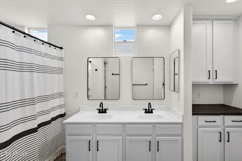 $469,000 | 706 East Washington Street, Unit 124, Phoenix, AZ 85034