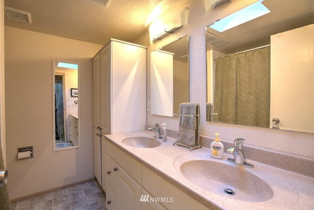 $216,000 | 6674 138th Avenue Northeast, Unit 614, Redmond, WA 98052