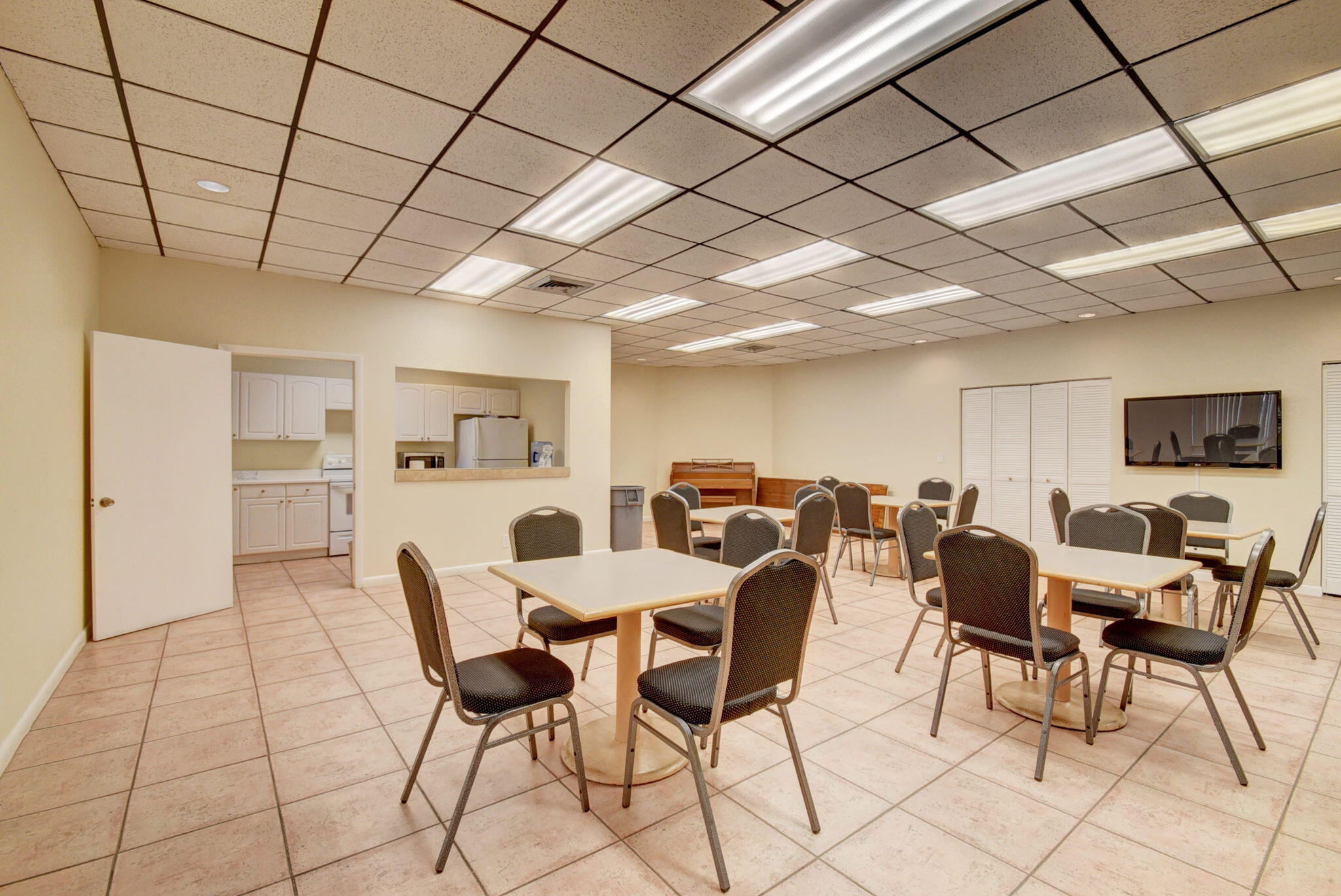 950 Egret Circle, Unit 5409 Delray Beach, FL 33444 - Photo 47 of 52 47-web-or-mls-Delray Racquet Club (15)