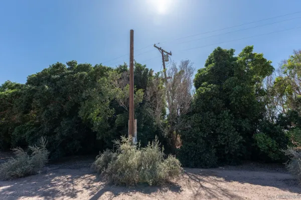 $250,000 | 2465 Meloland Road, Unit 1, El Centro, CA 92243