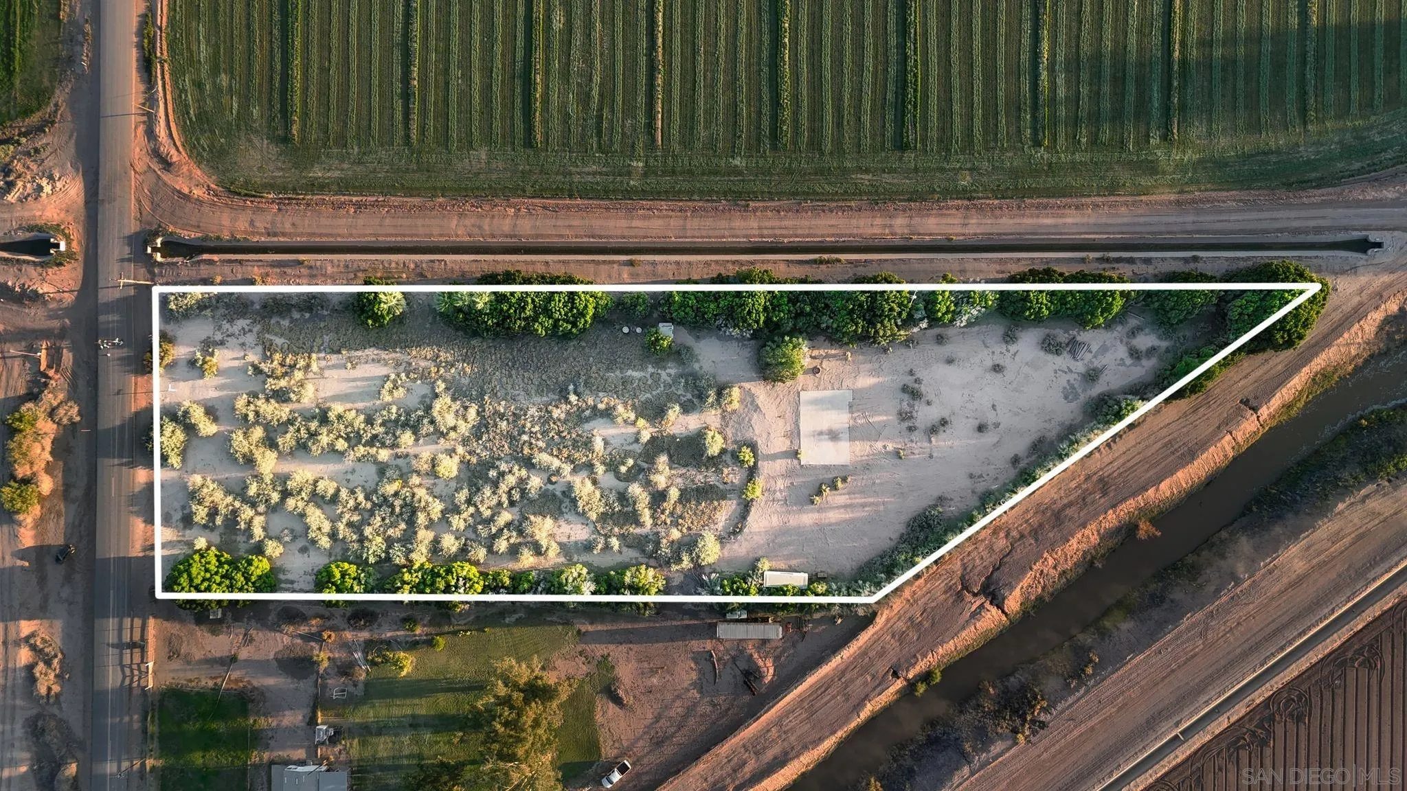 2465 Meloland Road, Unit 1 El Centro, CA 92243 - Photo 16 of 26