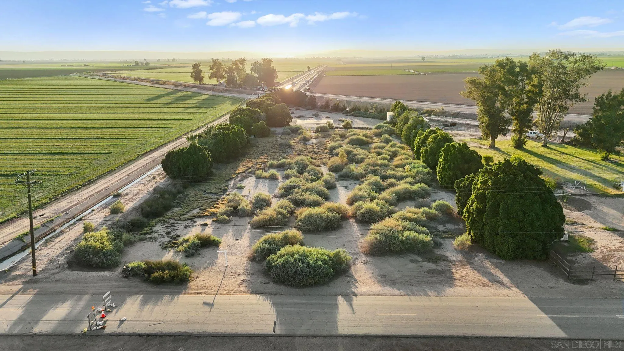 2465 Meloland Road, Unit 1 El Centro, CA 92243 - Photo 17 of 26