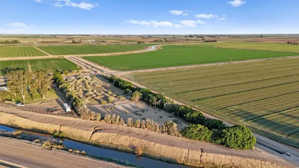 $250,000 | 2465 Meloland Road, Unit 1, El Centro, CA 92243