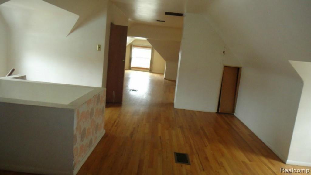 16867 Inverness Street Detroit, MI 48221 - Photo 16 of 23 DSC00999.jpg