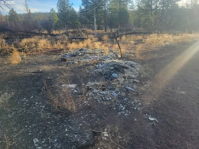 a view of a lake with houses