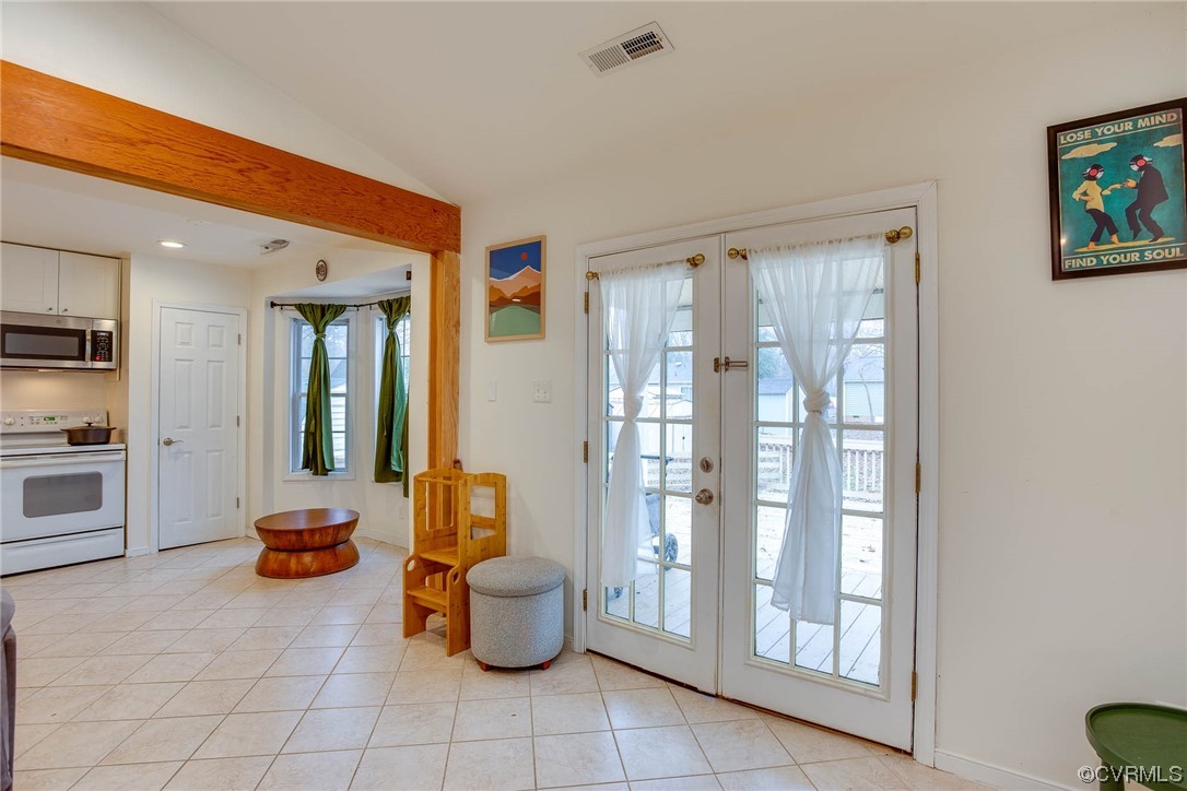 9814 Brenspark Road Chesterfield, VA 23832 - Photo 8 of 28 a view of a entryway of the house and living room