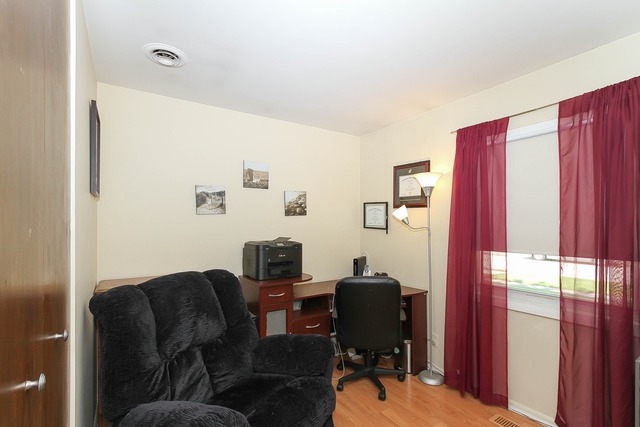 407 Audubon Road Streamwood, IL 60107 - Photo 18 of 20