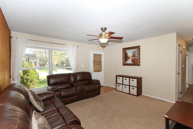 407 Audubon Road Streamwood, IL 60107 - Photo 5 of 20